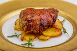 Paletilla de Ternasco deshuesada asada a baja temperatura Paletilla de Ternasco deshuesada asada a baja temperatura